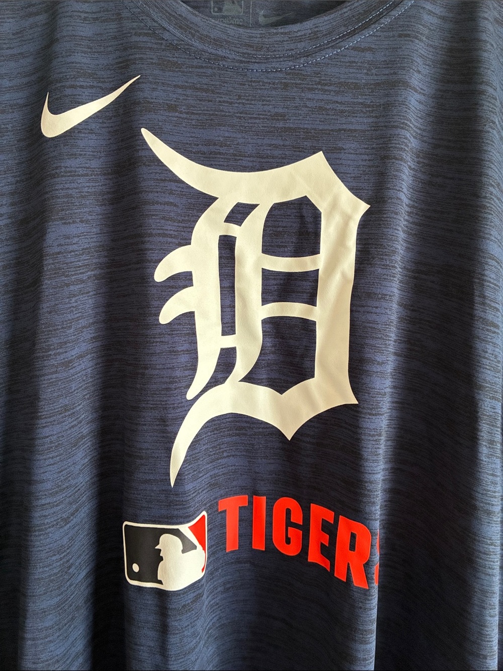 Nike mens Navy Detroit Tigers with Nike Logo size xl